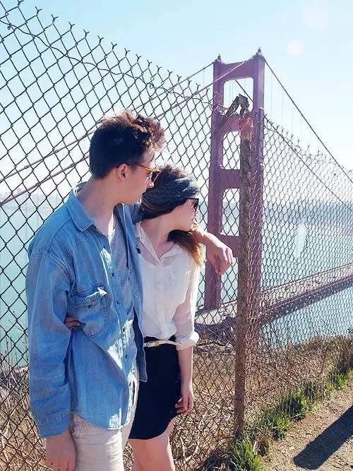 吃瓜情侣拍照姿势,揭秘吃瓜情侣拍照姿势大赏